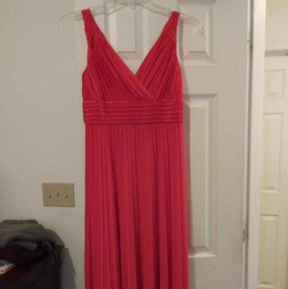 Dress - Picture 4 of 4